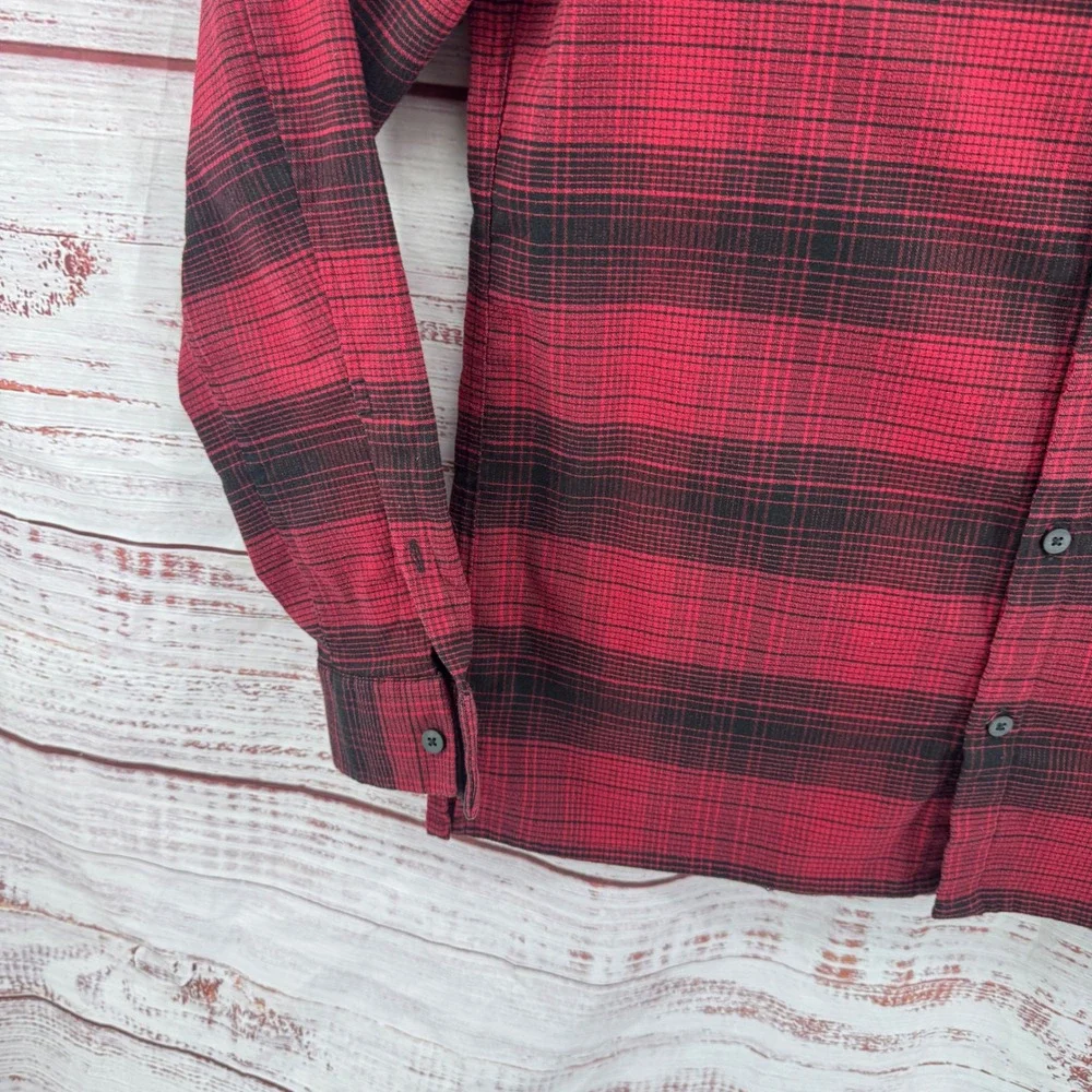 Lululemon Flannel Shirt Mens Size Small  Red Black Plaid Long Sleeve Button Down